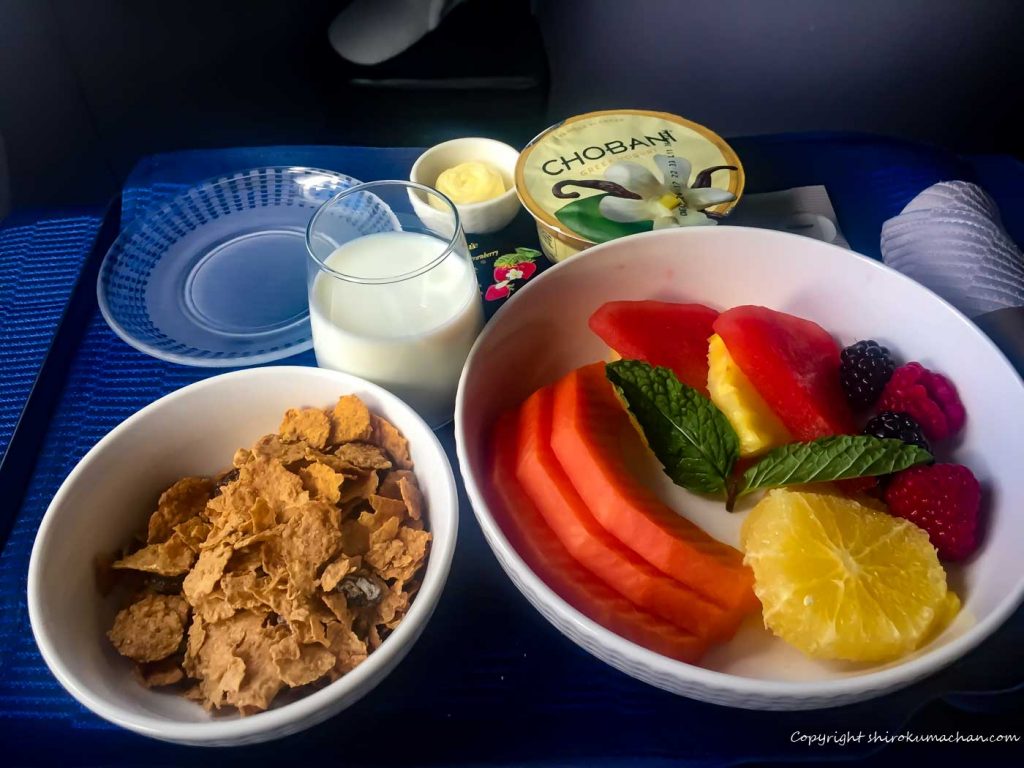United Airlines Business Class Reviews-Breakfsat