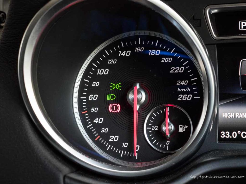 mercedes benz g 350 d review-speed meter